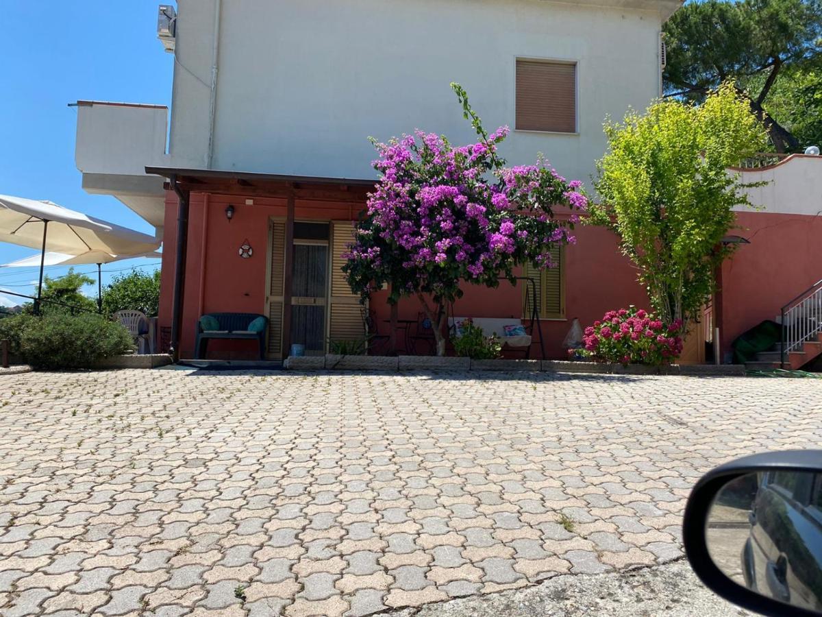 B&B Santa Lucia Silvi Paese ภายนอก รูปภาพ
