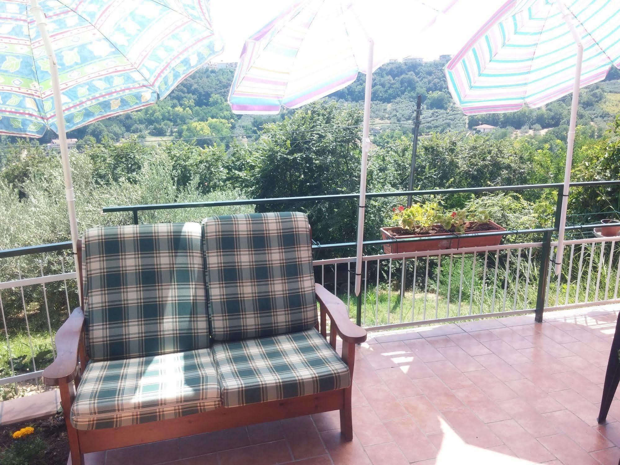B&B Santa Lucia Silvi Paese ภายนอก รูปภาพ